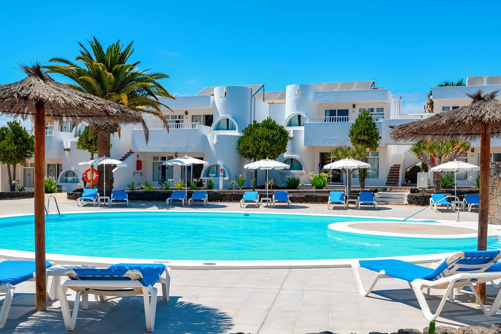 Floresta Apartments - Playa De Los Pocillos (Puerto Del Carmen) hotels |  Jet2holidays