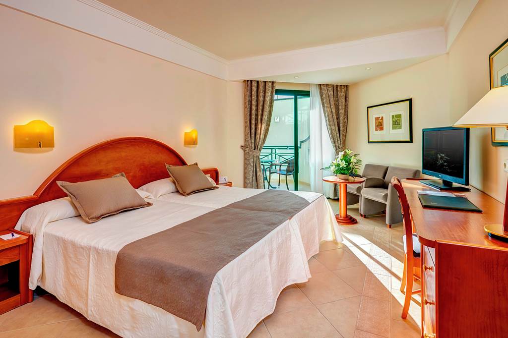 Hipotels Natura Palace - Playa Blanca hotels | Jet2holidays