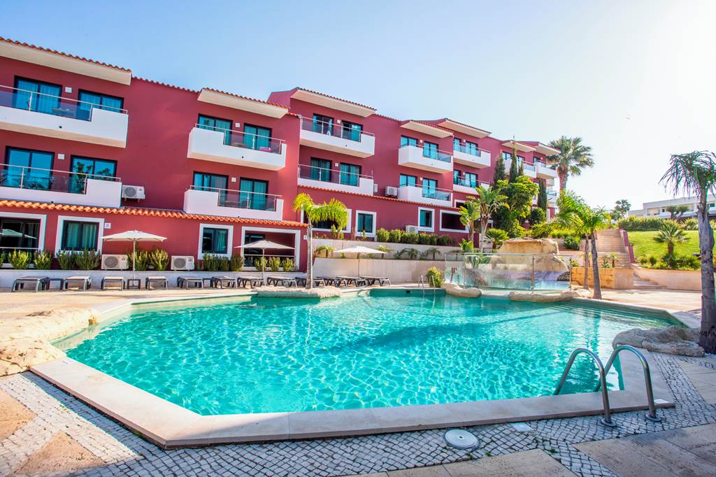 Topazio Mar Beach Hotel & Apartments Review: What To REALLY Expect