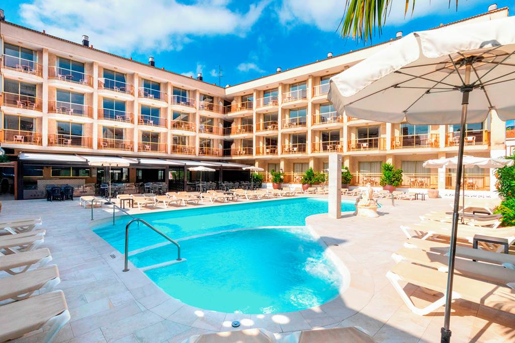 Aparthotel Miami Park - Calella - Costa Barcelona hotels | Jet2holidays