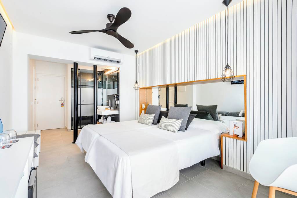 Hotel Vibra Mare Nostrum - Playa D'En Bossa hotels | Jet2holidays