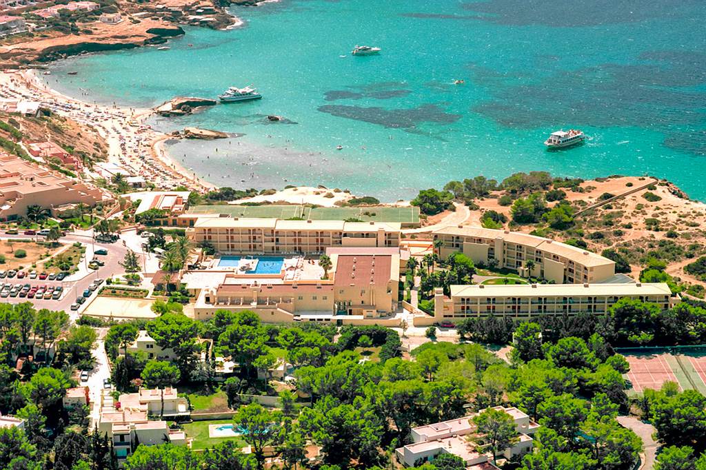 Hotel Vibra Cala Tarida - Cala Tarida hotels | Jet2holidays