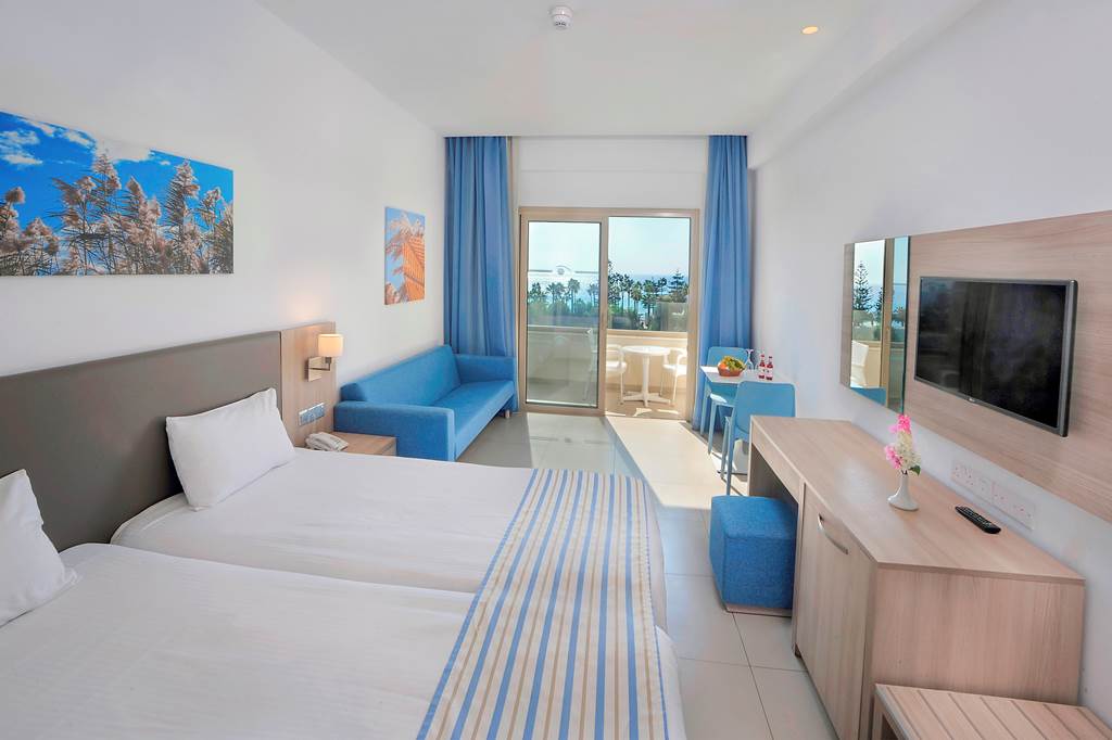 NISSI BEACH HOTEL 4*