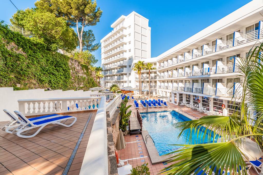 Globales Palmanova Palace Palma Nova hotels Jet2holidays