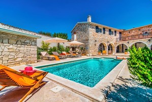 Villa Stone Life