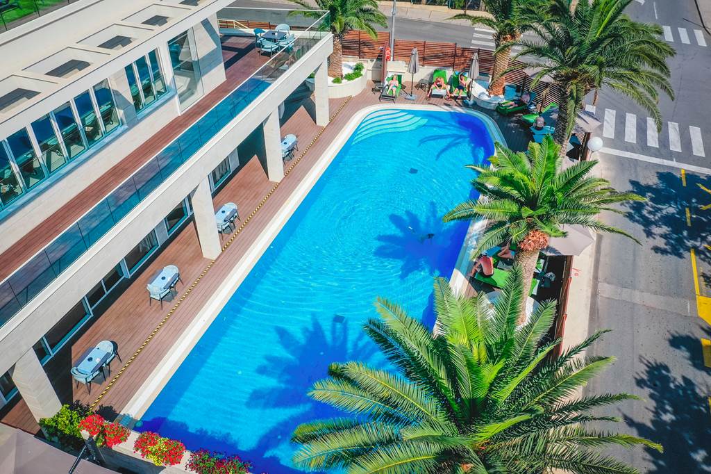 Hotel Ami Petrovac - Petrovac (Tivat Airport) hotels | Jet2holidays