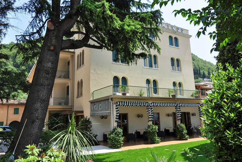 Hotel Terminus Garda - Garda hotels | Jet2holidays