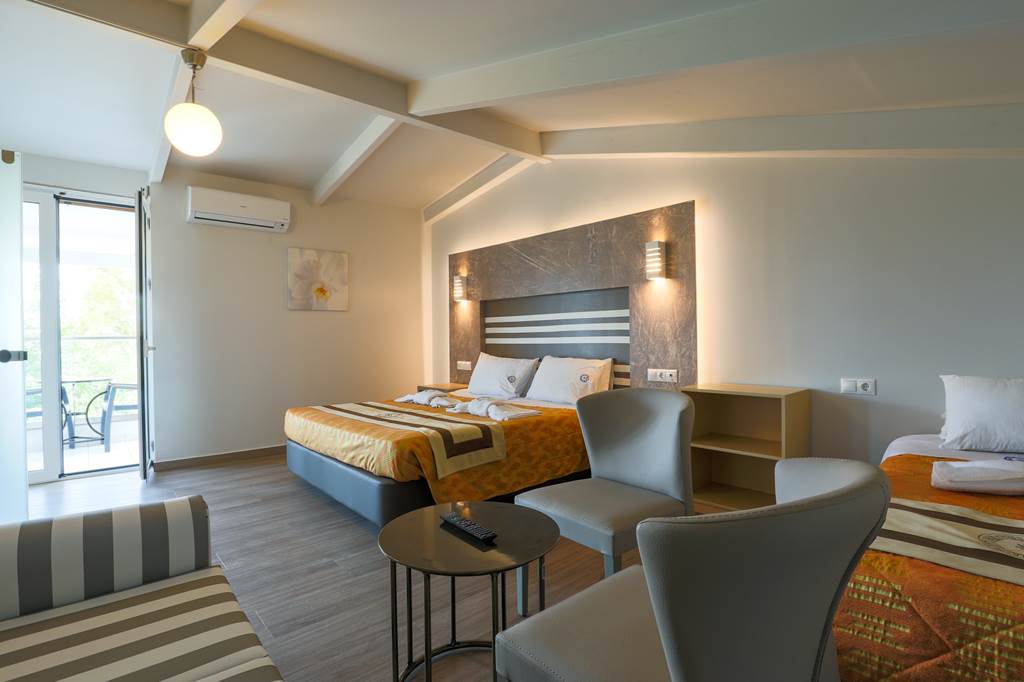 Louros hotel kalamaki online