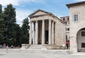 Temple of Augustus 